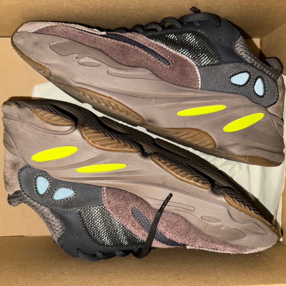 Yeezy 700 boost sneakers